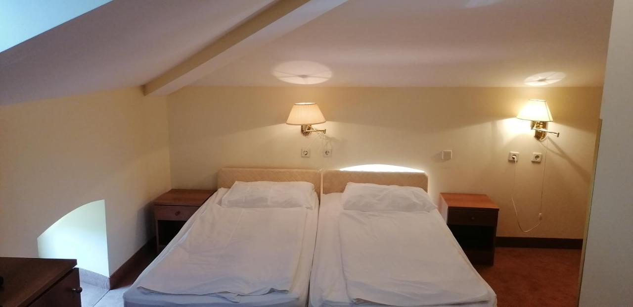 Hotel Vila Ruzica- Glavna Zgrada I Depandanse Crikvenica Bagian luar foto