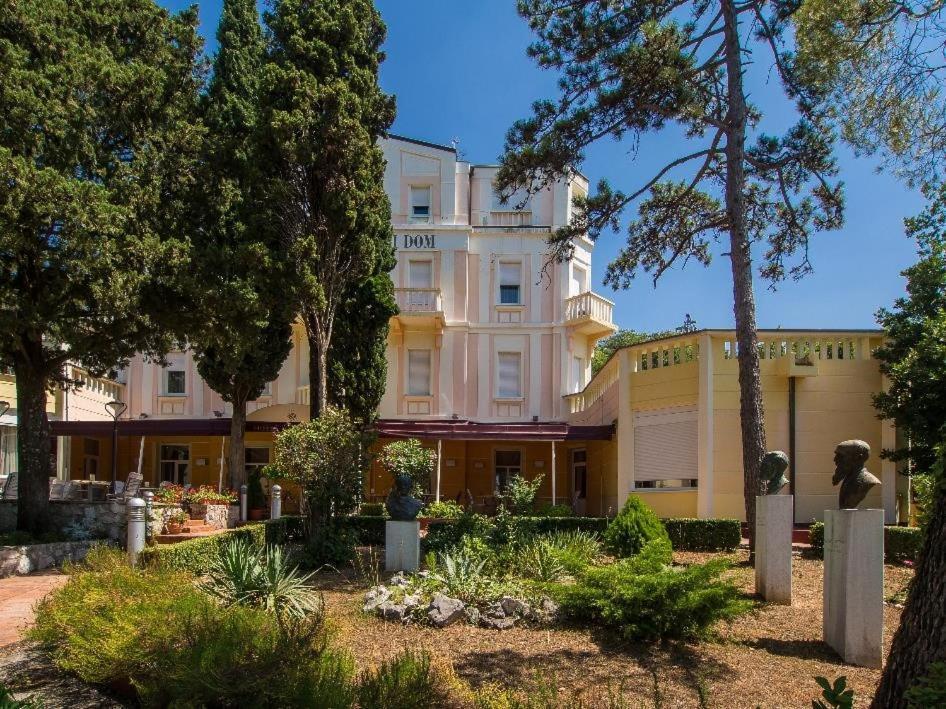 Hotel Vila Ruzica- Glavna Zgrada I Depandanse Crikvenica Bagian luar foto