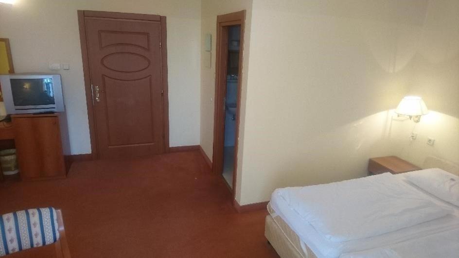 Hotel Vila Ruzica- Glavna Zgrada I Depandanse Crikvenica Bagian luar foto