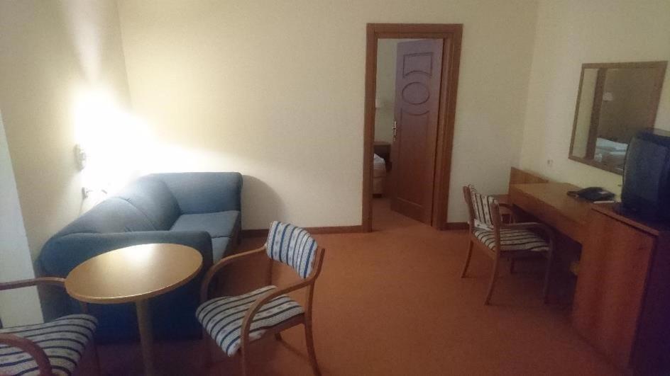 Hotel Vila Ruzica- Glavna Zgrada I Depandanse Crikvenica Bagian luar foto
