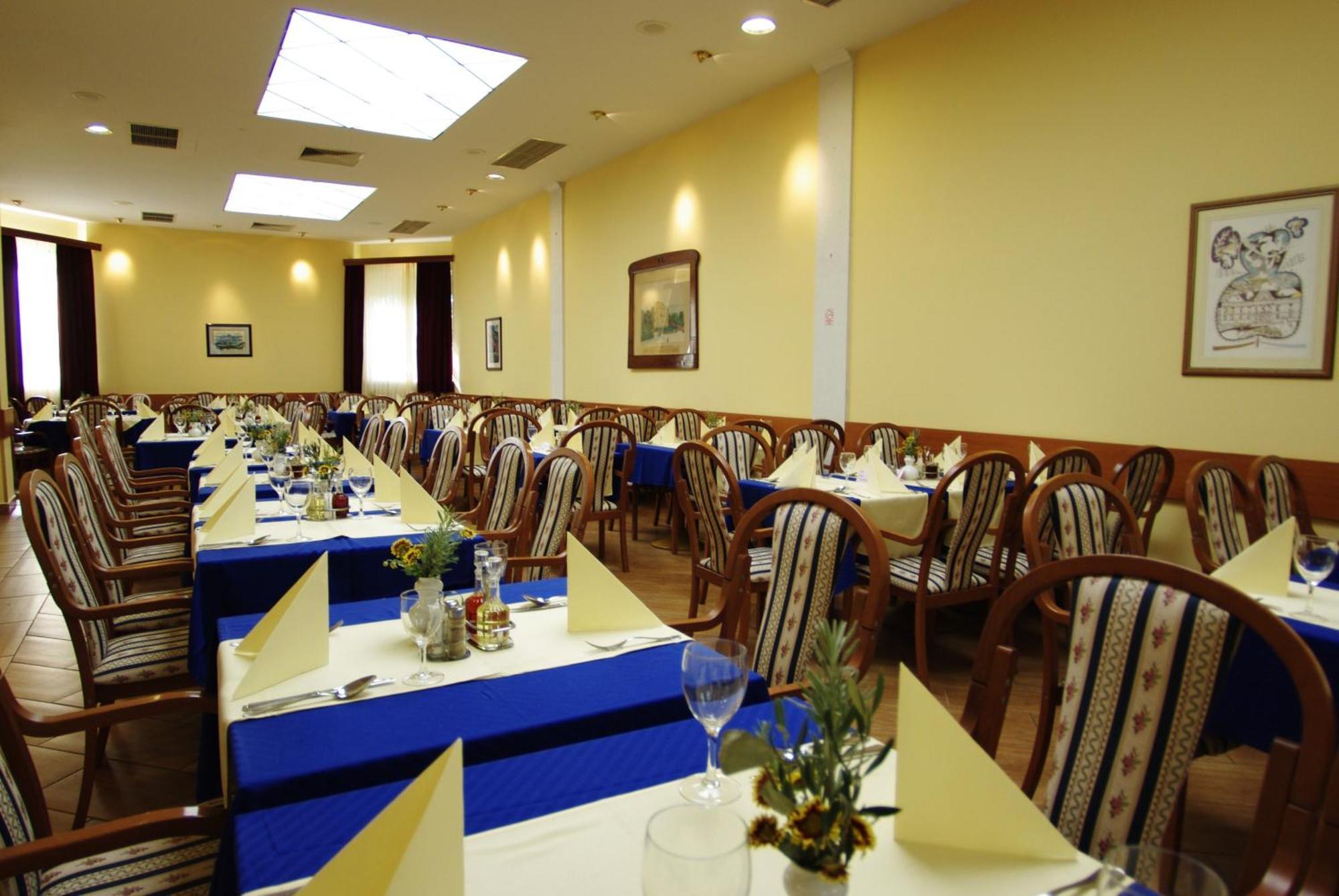 Hotel Vila Ruzica- Glavna Zgrada I Depandanse Crikvenica Bagian luar foto