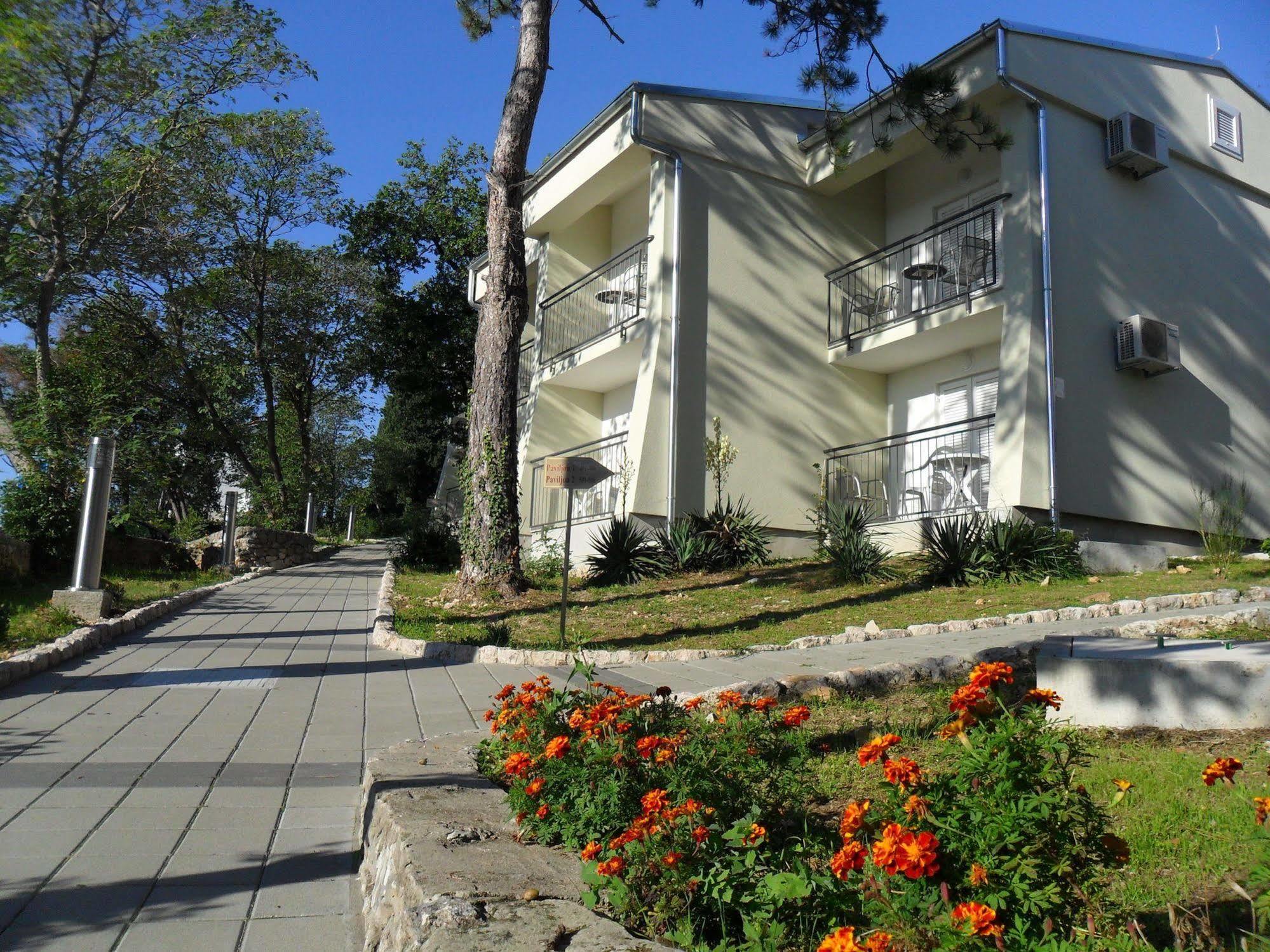 Hotel Vila Ruzica- Glavna Zgrada I Depandanse Crikvenica Bagian luar foto