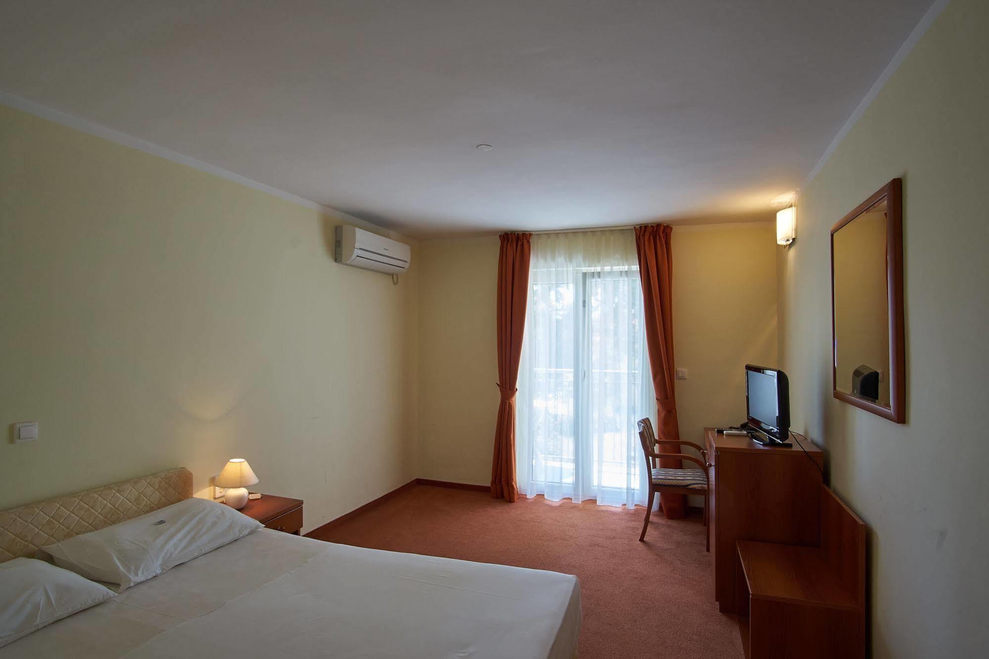 Hotel Vila Ruzica- Glavna Zgrada I Depandanse Crikvenica Bagian luar foto