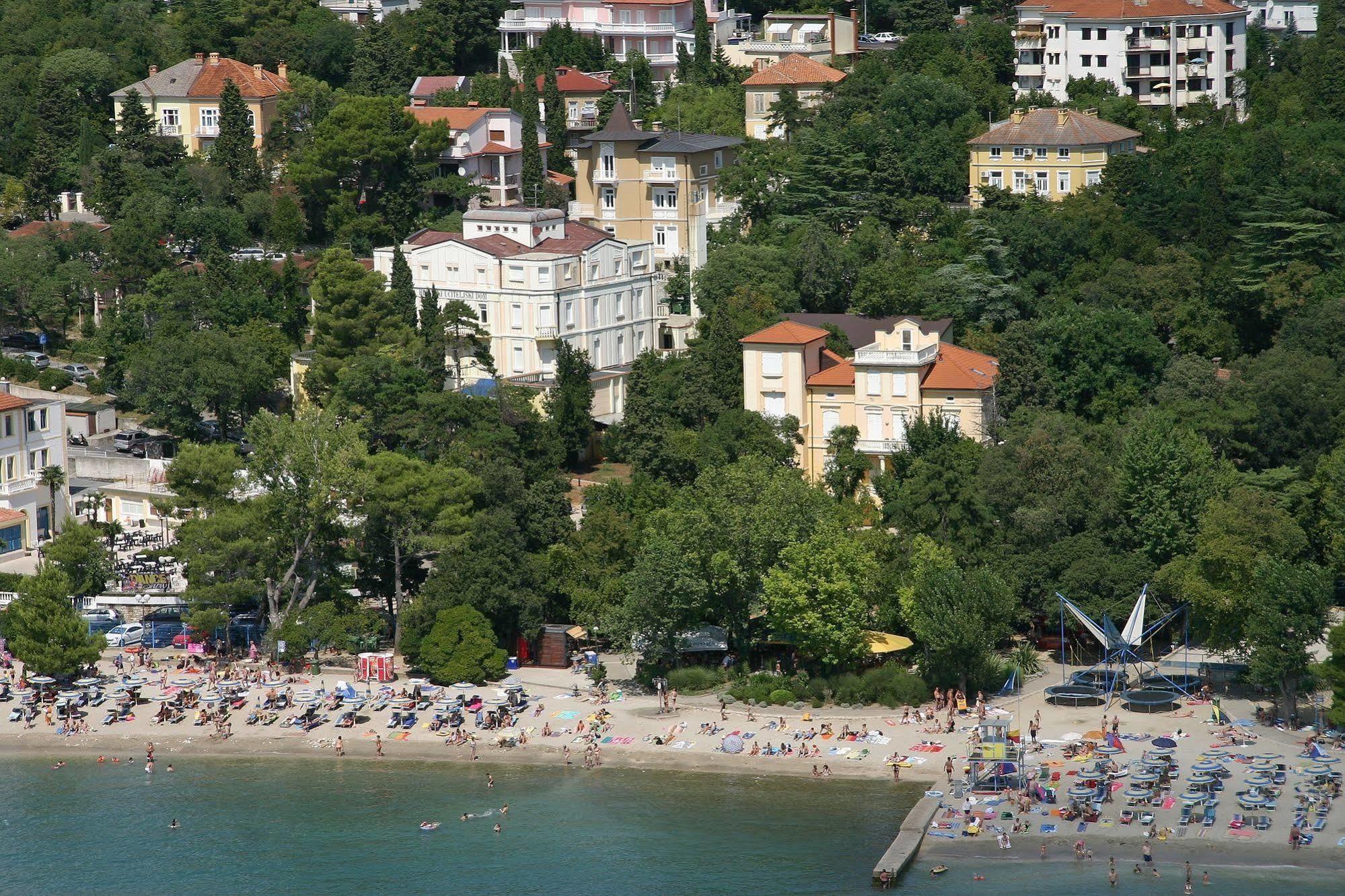 Hotel Vila Ruzica- Glavna Zgrada I Depandanse Crikvenica Bagian luar foto